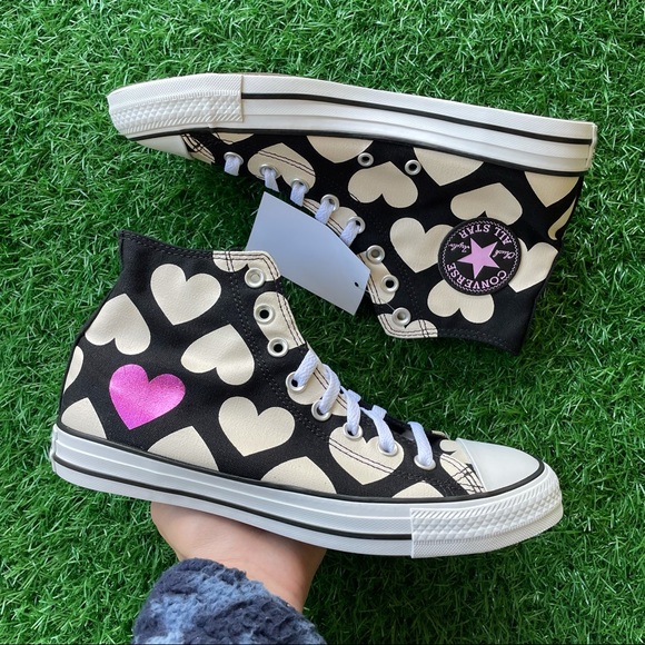 Converse Shoes - Converse All Star Chuck Taylor Ctas Hi Hearts
